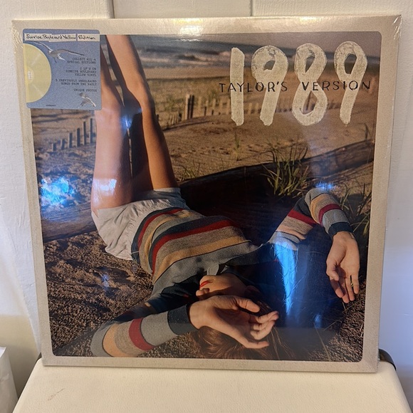 SEALED! 💛 EXCLUSIVE 💛 1989 ‘Sunrise Boulevard Yellow’ Edition NWT - Picture 3 of 4